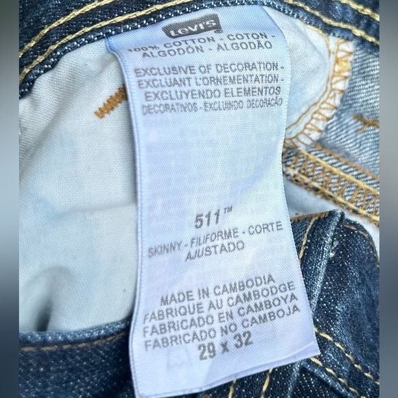 Unique Levi’s 511 jeans w/double back pockets.Tag: 29/32 Please see measurements - Picture 11 of 11